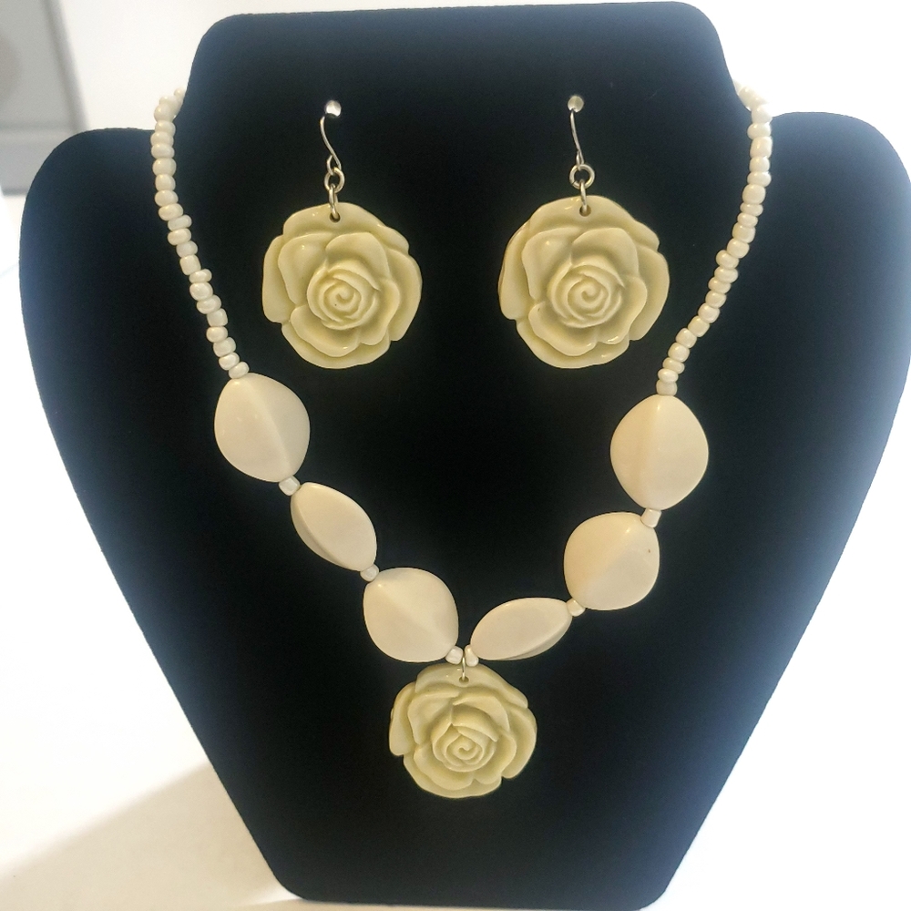 APOSTROPHE NECKLACE,EARRINGS,& BRACELET SET